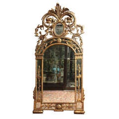 Fine Italian 18th Century Giltwood Mirror