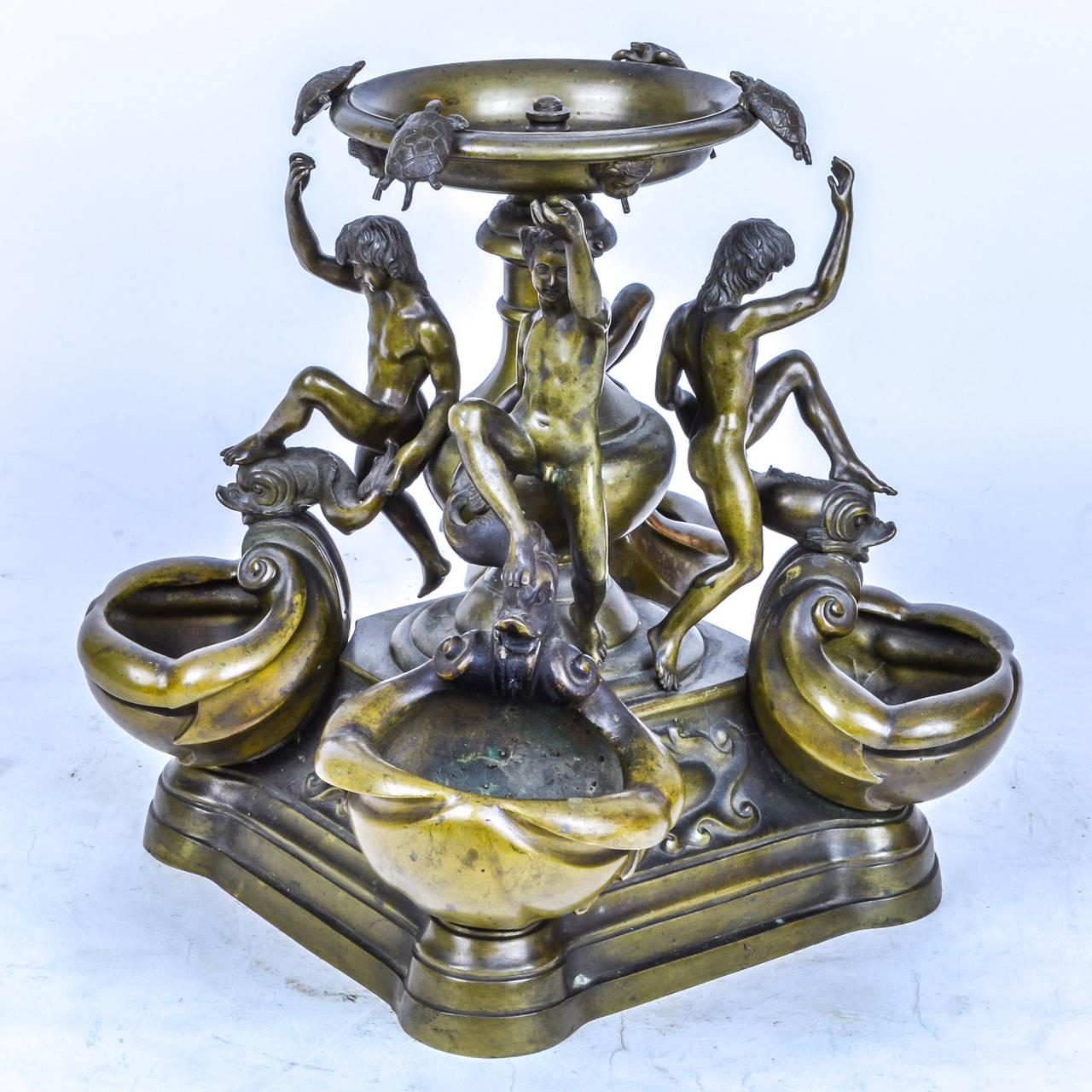 Grand Tour Bronze Neoclassical Group of Seated Figures Around a Fountain In Excellent Condition In New York, NY