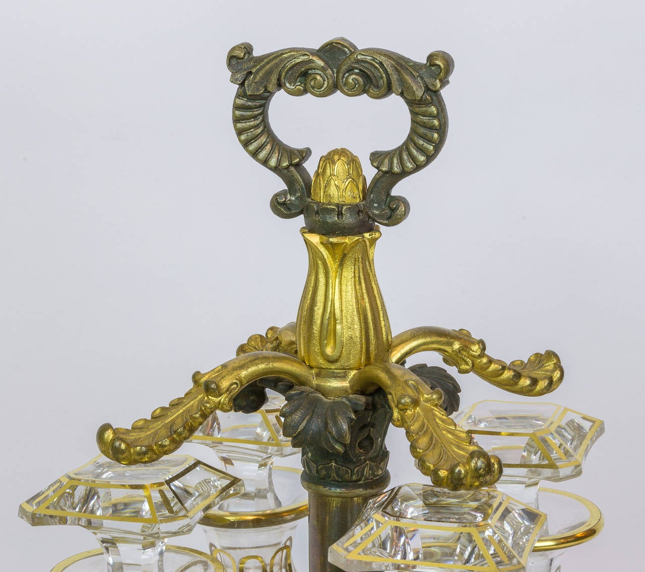 French Baccarat Style Crystal and Gilt Bronze Tantalus Mirrored Stand In Good Condition In New York, NY