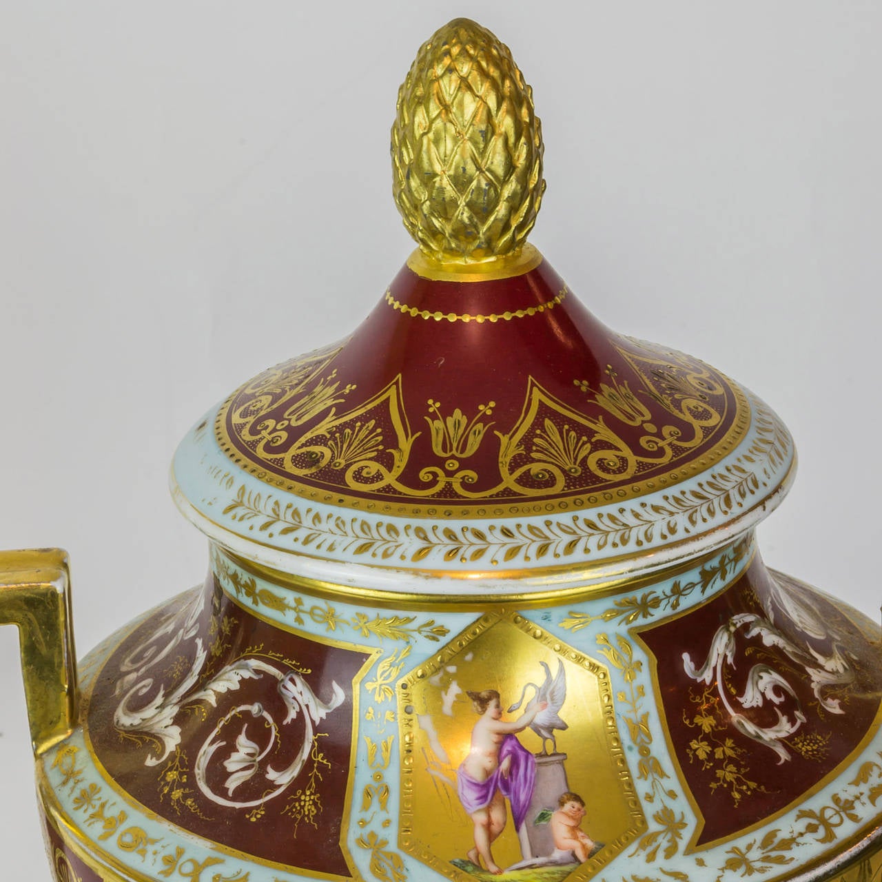 Royal Vienna Neoclassical Painted Covered Porcelain Vase In Good Condition In New York, NY