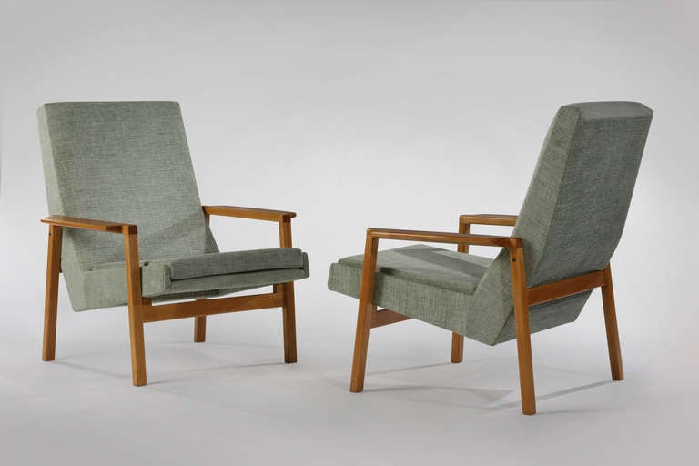 Pair of 641 Armchairs with ash frame and upholstery, designed by Pierre Guariche and produced by Steiner, 1955.

About the designer: Pierre Guariche (1926-1995) attended the ENSAD (E´cole Nationale Supe´rieure des Arts De´coratifs de Paris) where