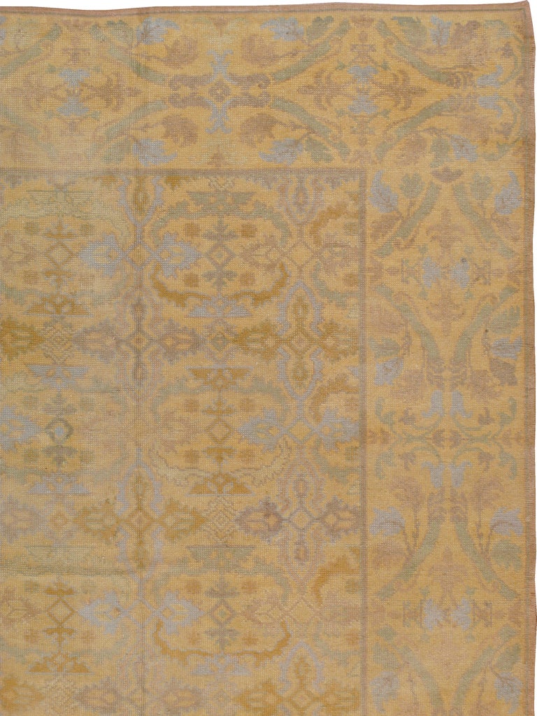Antiker spanischer Cuenca-Teppich 14ft. 10in. x 28ft. 1in. (Spanisch) im Angebot