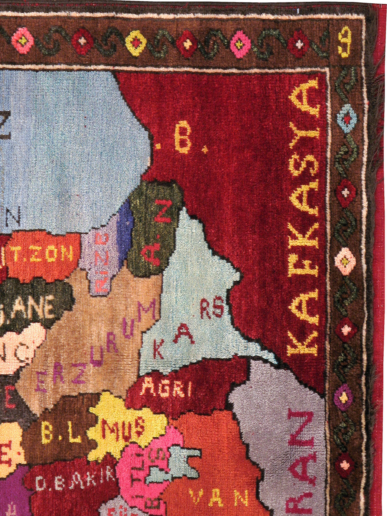 A vintage Turkish Pictorial carpet from the second quarter of the 20th century depicting a map of Turkey.