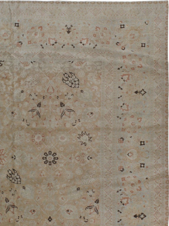 Antique Persian Tabriz Rug In Good Condition For Sale In New York, NY