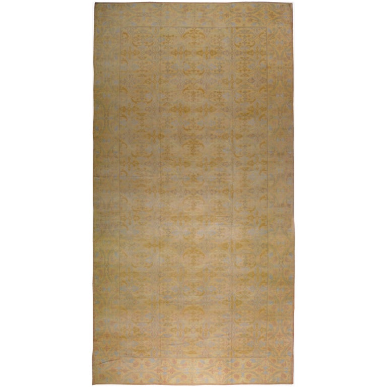 Antiker spanischer Cuenca-Teppich 14ft. 10in. x 28ft. 1in. im Angebot