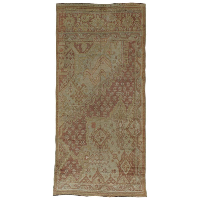 Tapis turc ancien d'Oushak