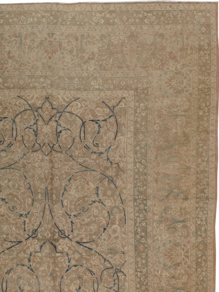 Antique Persian Tabriz Rug In Good Condition For Sale In New York, NY