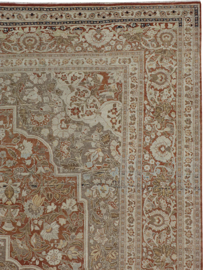 Antique Persian Tabriz Hagi Jalili Rug In Good Condition For Sale In New York, NY