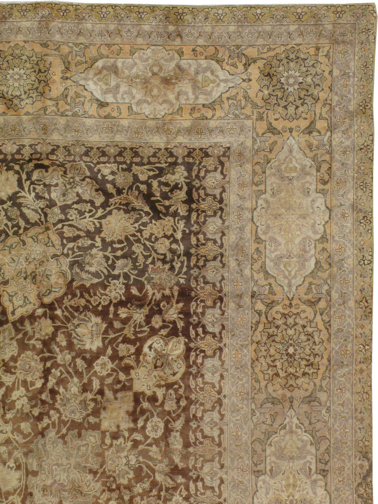 Perse Tapis persan ancien de Tabriz en vente