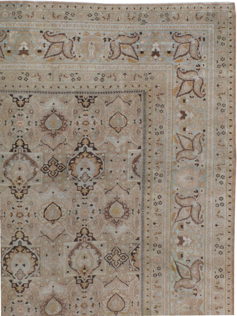 Perse Tapis persan ancien Dorokhsh en vente
