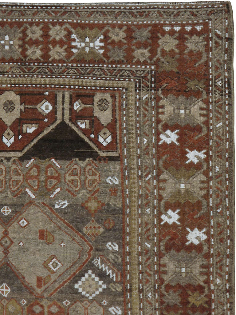 Tapis persan kurde du début du premier quart du XXe siècle.