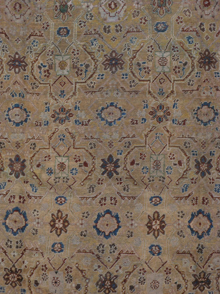 Un tapis persan Mahal du début du premier quart du 20e siècle.