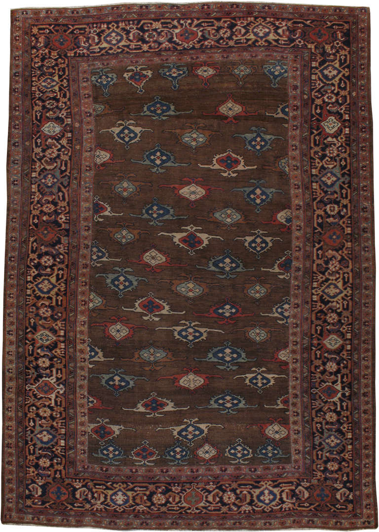 Un classico tappeto Mahal persiano del primo quarto del XX secolo.