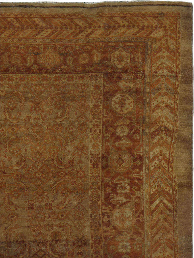 Antique Persian Bibikabad Rug In Good Condition For Sale In New York, NY