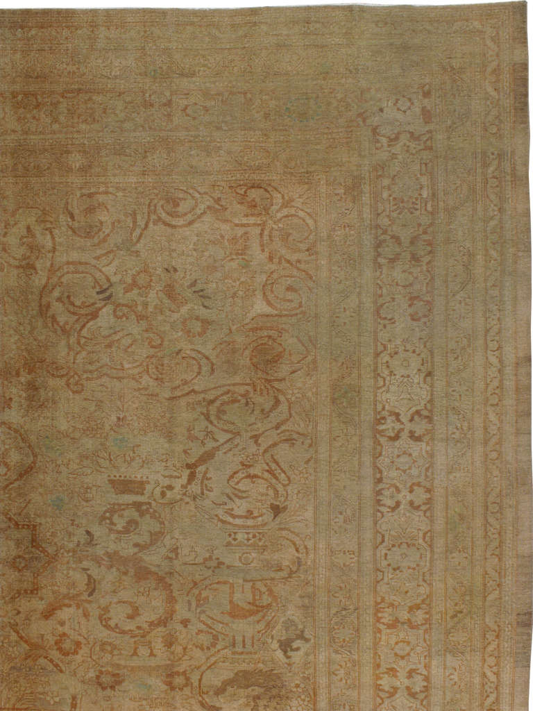 Antigua Alfombra Persa Mashad 16ft. 5in. x 31ft. 7in. siglo XX en venta