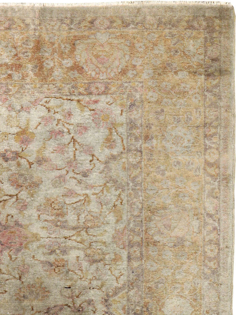 Antique Turkish Sivas Rug In Fair Condition For Sale In New York, NY