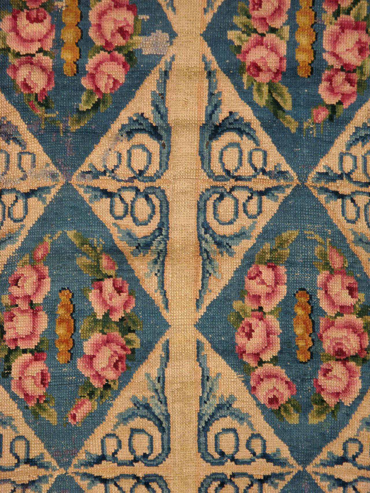 Ancien tapis européen en Savonnerie du début du 19e siècle, signé 
