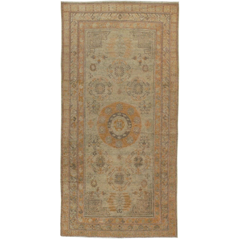 Tapis Khotan ancien du Turkestan oriental