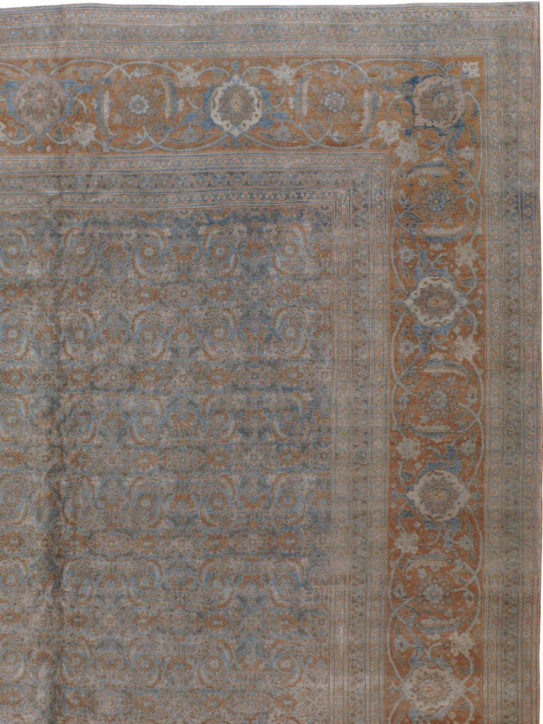 Antigua alfombra persa Tabriz en Bueno estado para la venta en New York, NY