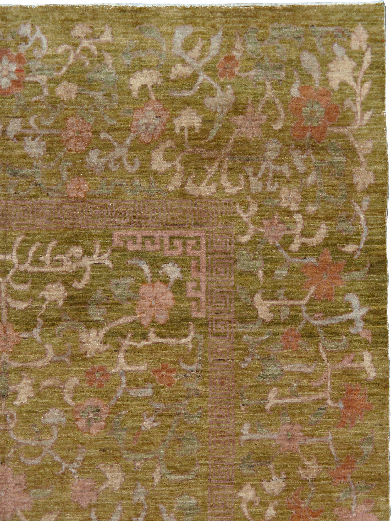 Moderner moderner türkischer Teppich im Karabagh-Stil (Türkisch) im Angebot