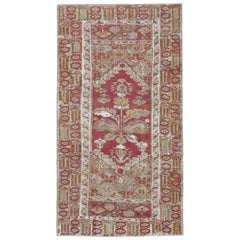 Ancien tapis turc ancien de Ghourdes