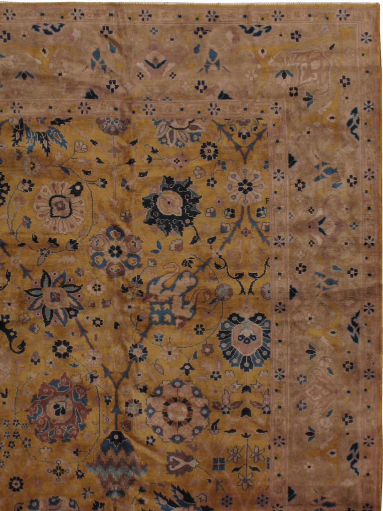 Antique Indian Lahore Rug In Good Condition In New York, NY
