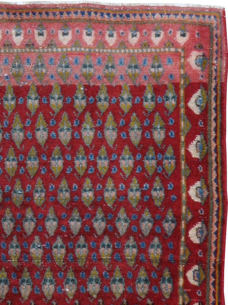 Vintage Persian Kashan Rug In Excellent Condition For Sale In New York, NY