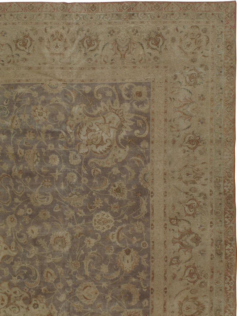Antiker persischer Täbris-Teppich (Tabriz) im Angebot