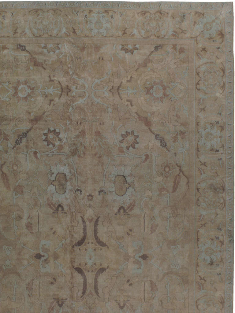 Antiker indischer Agra-Teppich (Indisch) im Angebot