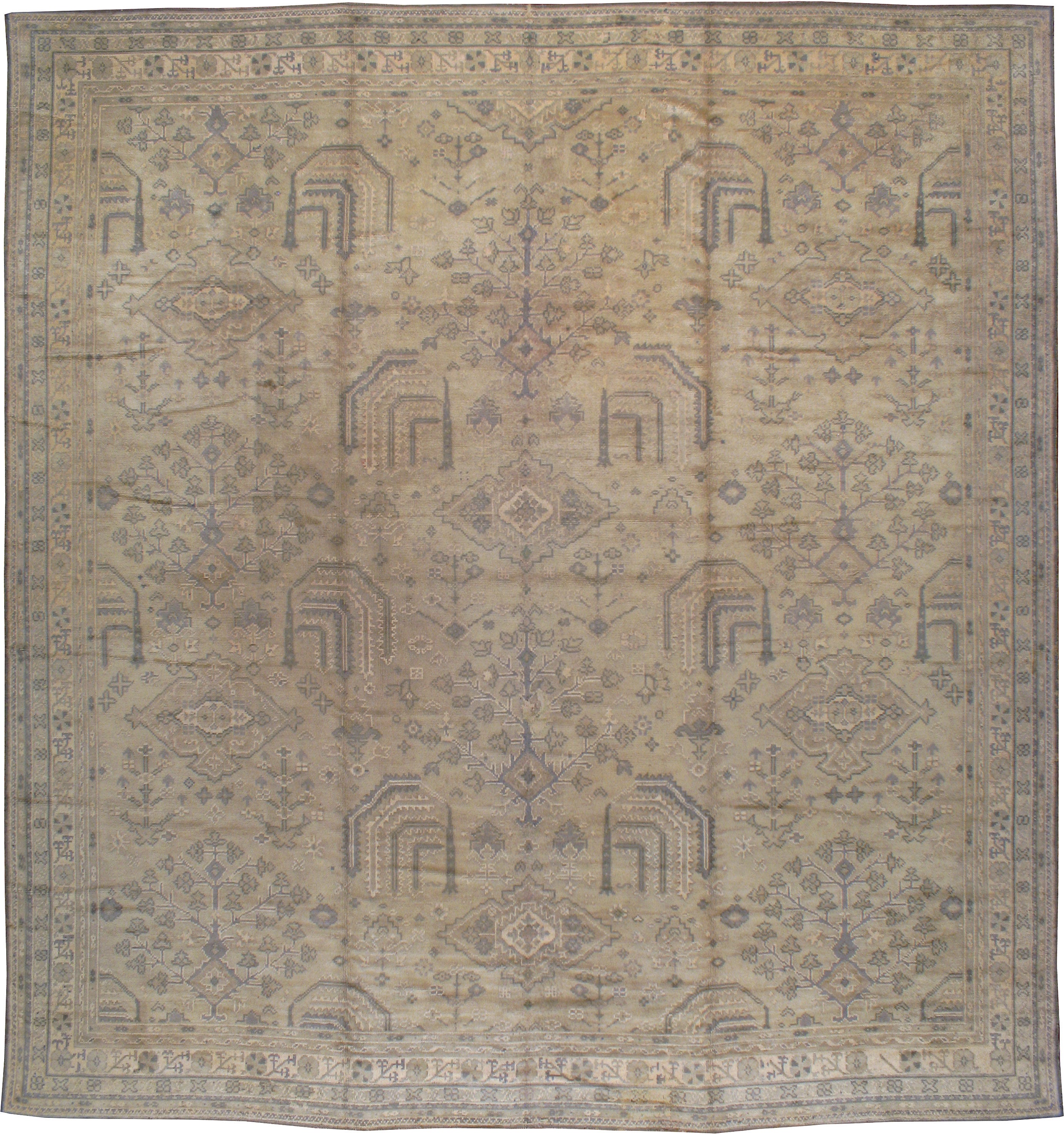 Alfombra europea antigua Oushak en venta