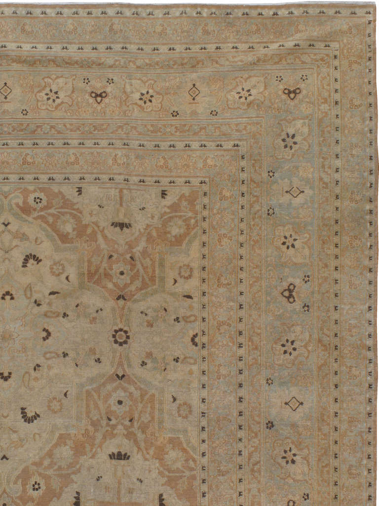 Antiker persischer Khorassan-Teppich (Persisch) im Angebot
