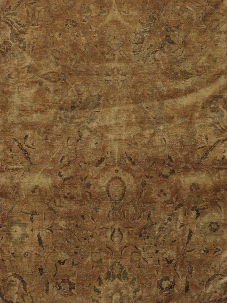 Desde el siglo XVII, Irán empezó a exportar alfombras artesanales a todo el mundo, especialmente a Europa.  Los artistas utilizaban una de las tres versiones de telares verticales que más tarde se denominarían telar de Tabriz.  Los artistas creaban