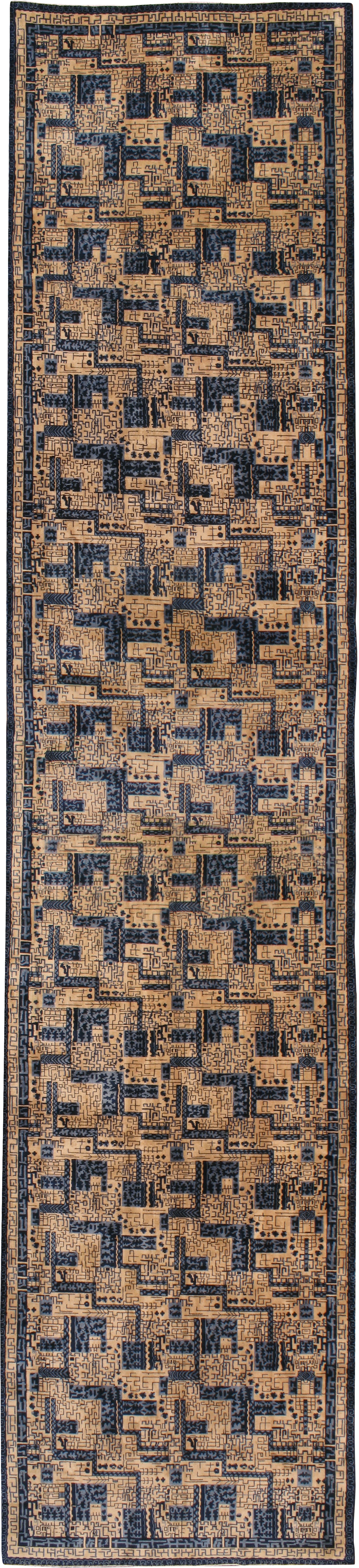 Alfombra india vintage de mediados de siglo 6ft. 7in. x 38ft. 2in. en venta