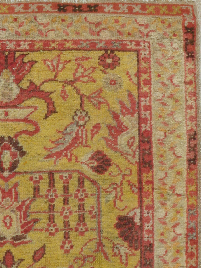 Antiker türkischer Oushak-Teppich (Persisch) im Angebot