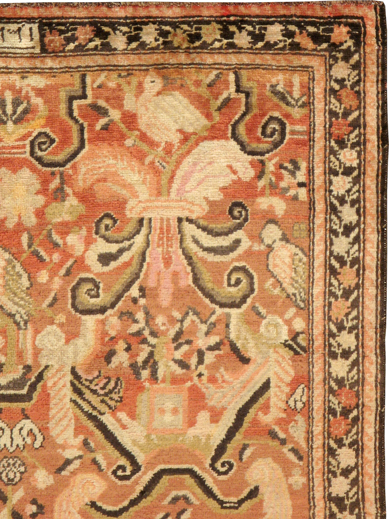 Ein alter türkischer Karabagh-Teppich aus der Mitte des 20. Jahrhunderts.