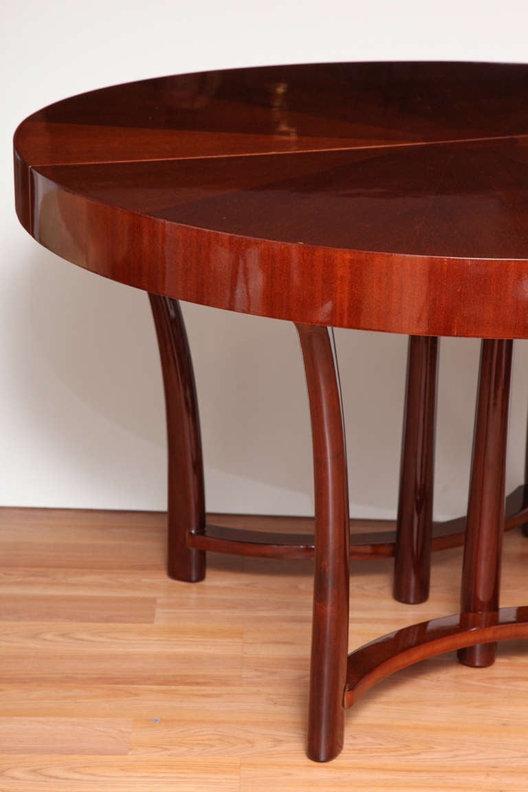 Round Widdicomb Dining Table Designed in 1938 In Excellent Condition For Sale In Pompano Beach, FL