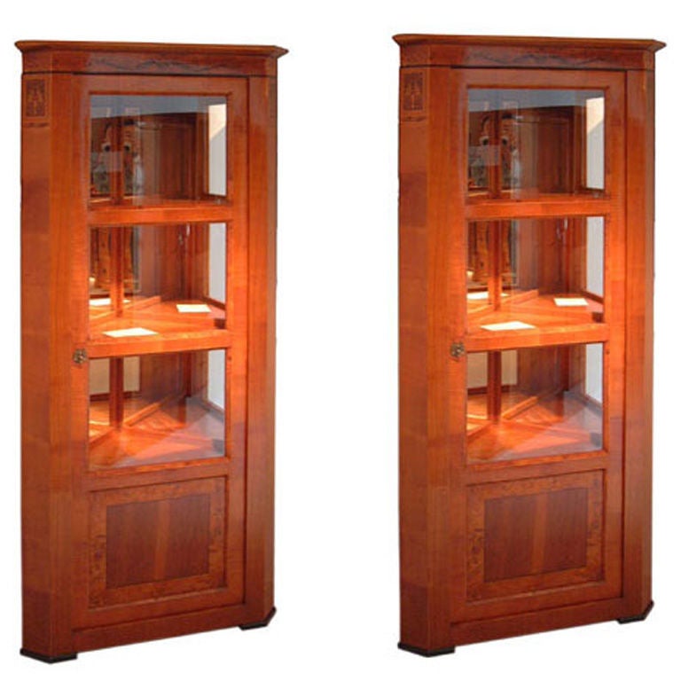 Baroque Corner Display Cabinets For Sale At 1stdibs