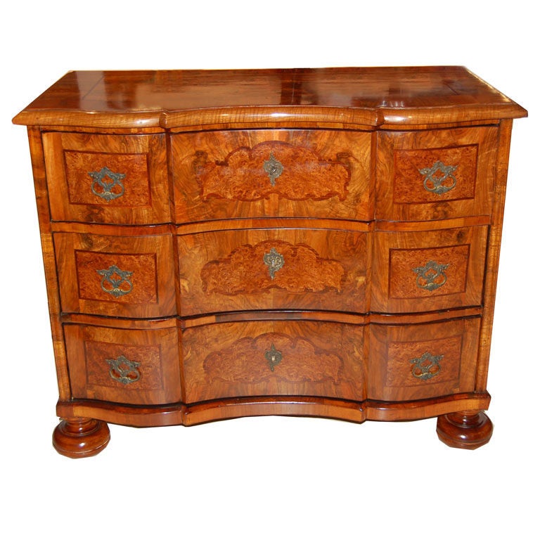 Commode néo-baroque