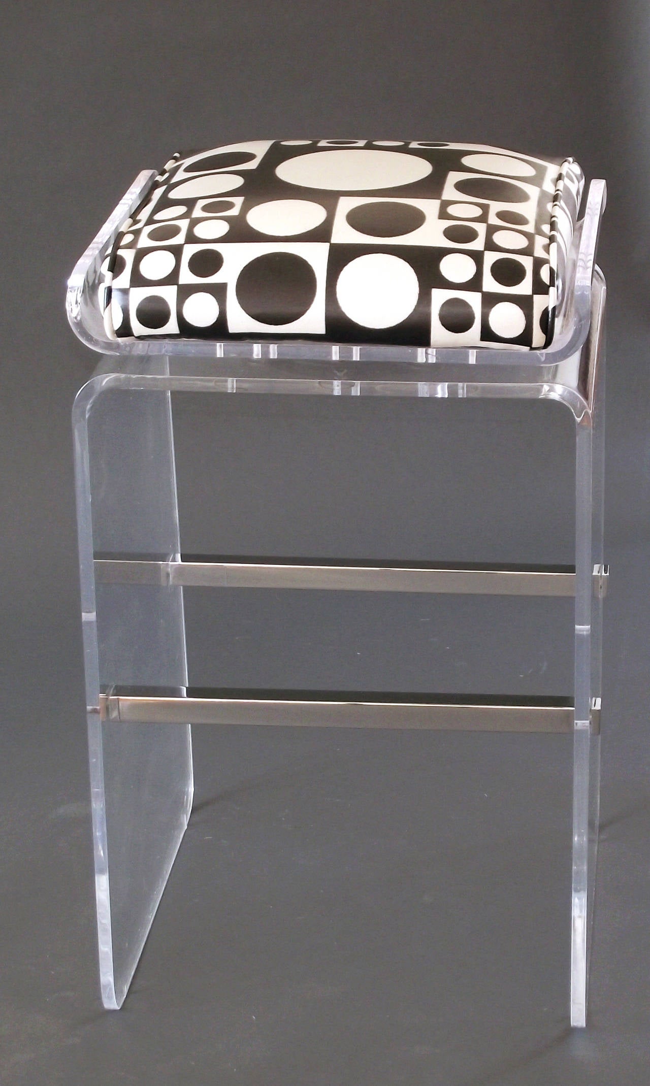 American Charles Hollis Jones Pair of Waterfall Bar Stools in Lucite with Swiveling Seats