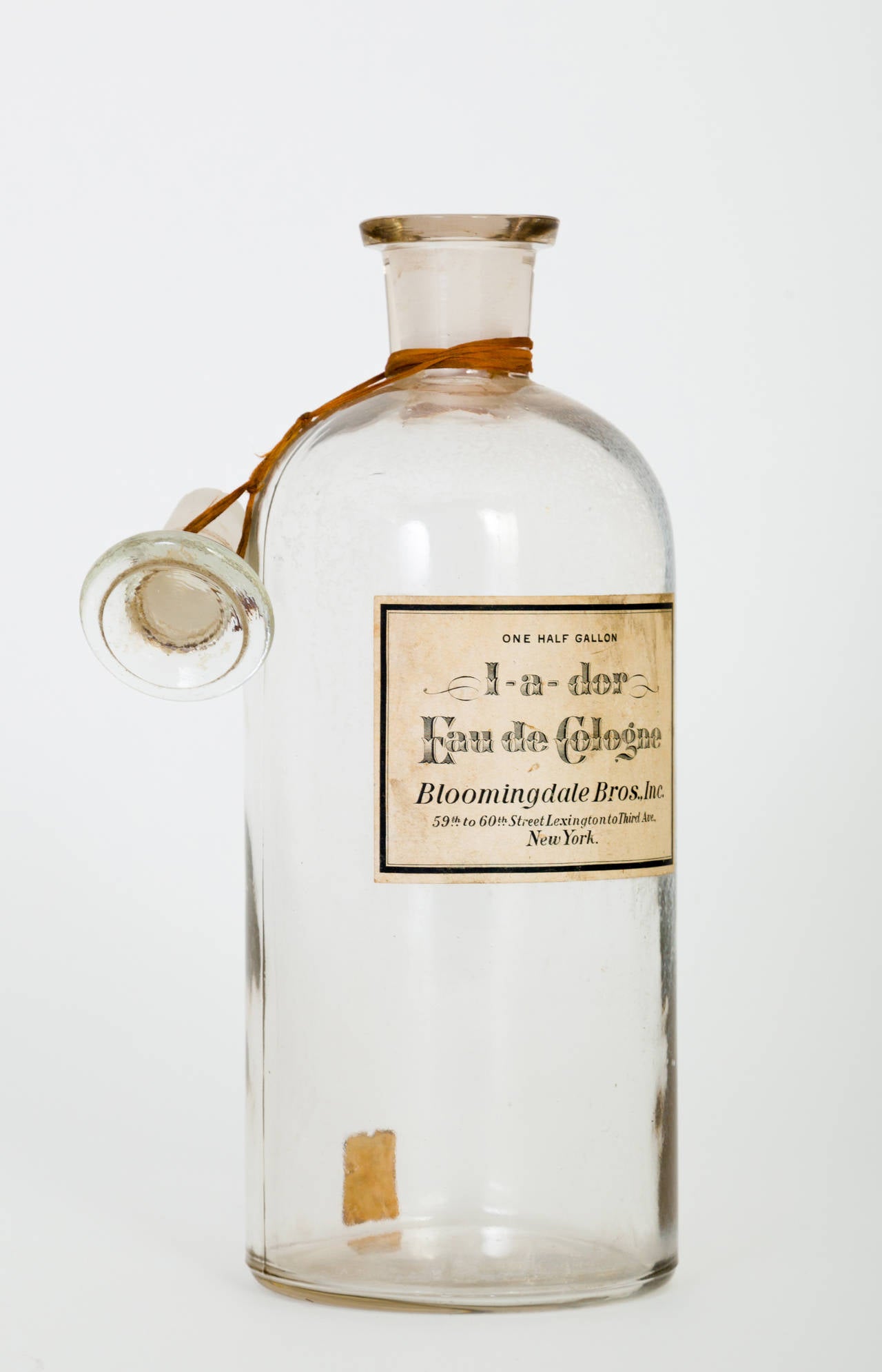 Antique Bloomingdale Brothers Eau de Cologne Glass Dramming Bottle In Excellent Condition In Brooklyn, NY