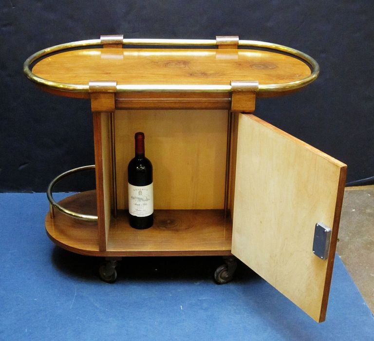 Drinks Trolley of Burr Walnut from the Art Deco Era In Excellent Condition In Austin, TX