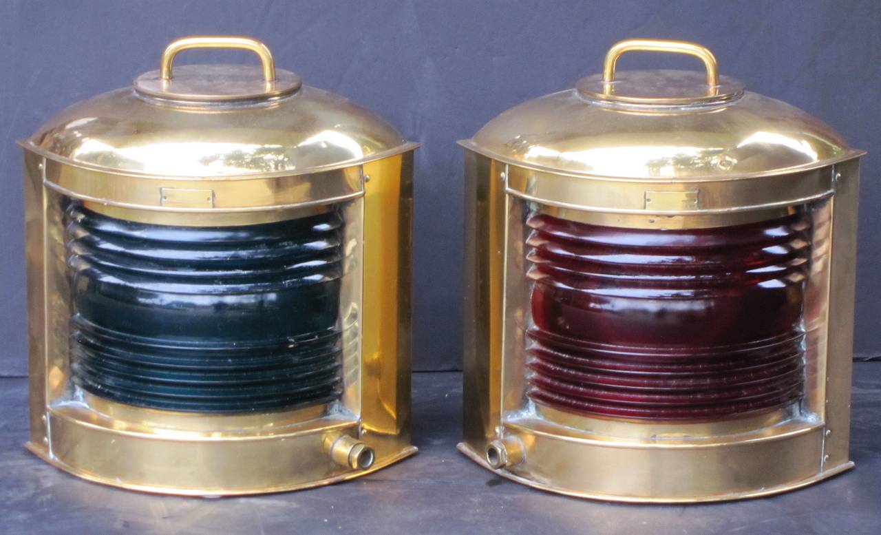 Pair of Large Port and Starboard Ship's Lanterns In Excellent Condition In Austin, TX