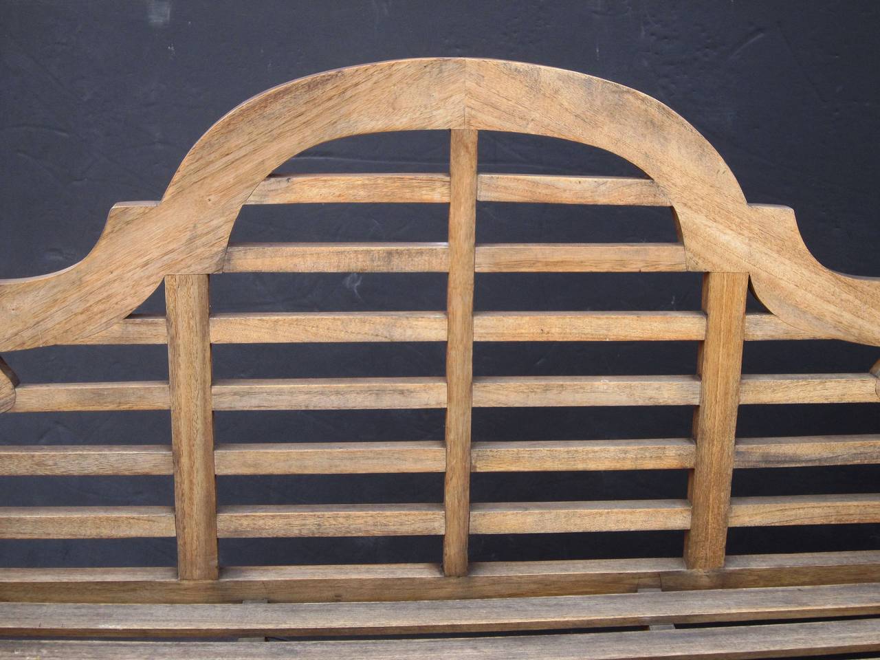 Lutyens Style Garden Bench Seat of Teak In Excellent Condition In Austin, TX