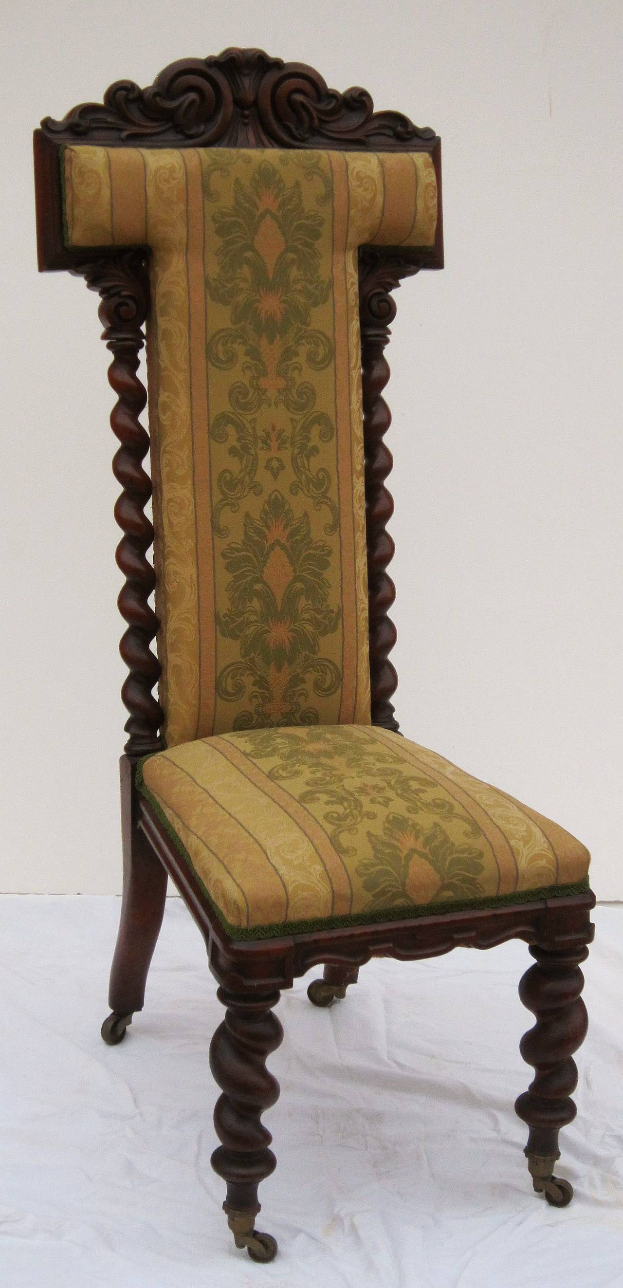 English Prayer Chair Of Carved Walnut For Sale At 1stdibs English Prayer Chair of Carved Walnut In Excellent Condition For Sale In Austin, TX - English Prayer Chair Of Carved Walnut For Sale At 1stdibs