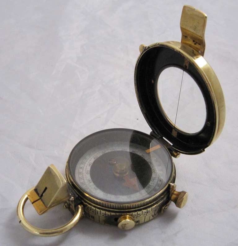 Boussole de marche britannique de la Première Guerre mondiale avec étui en cuir 1
