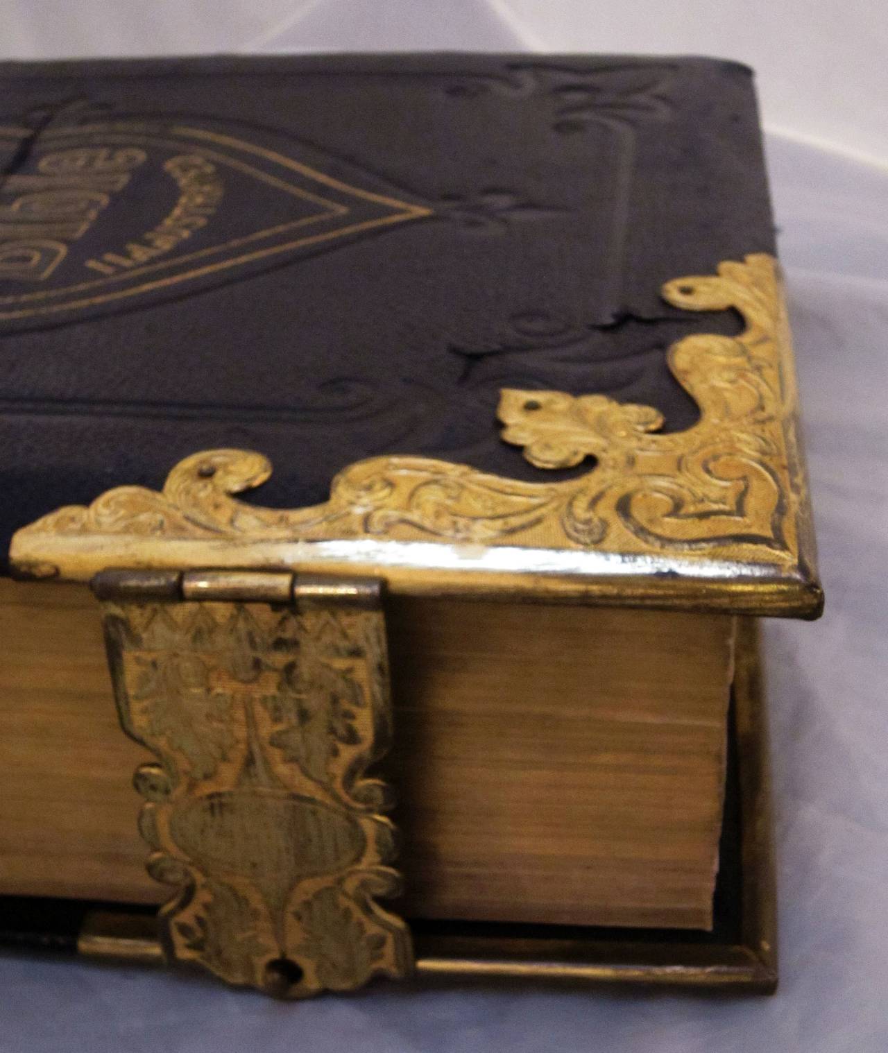 Large Scottish Holy Bible from the 19th Century 4