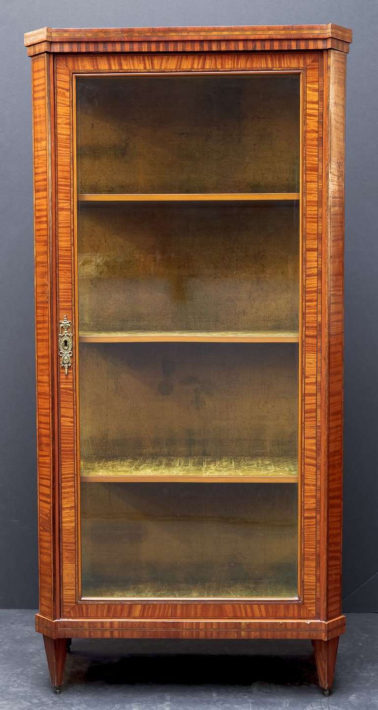 French Display Case or China Cabinet of Satin Wood In Excellent Condition In Austin, TX