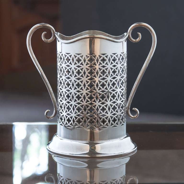 English Wine Bottle Holder or Coaster In Excellent Condition In Austin, TX