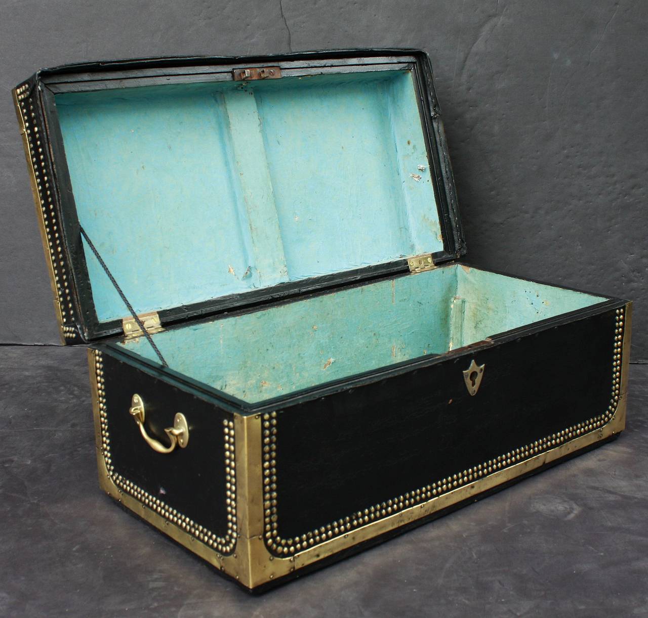 English Campaign Trunk of Camphor Wood, circa 1820 In Excellent Condition In Austin, TX