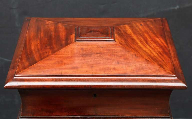 English Tea Poy (Tea Caddy on Stand) of Mahogany In Excellent Condition In Austin, TX